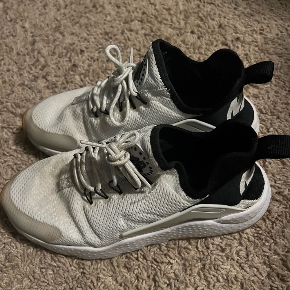 Nike tennis shoes, very comfy and cute